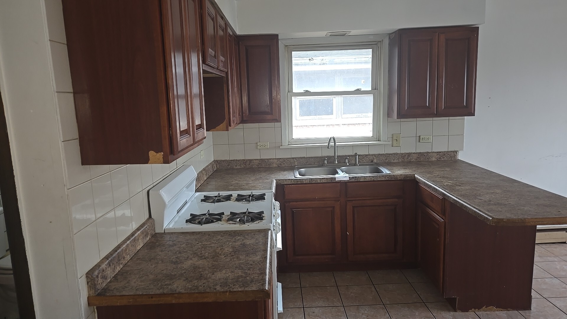 379 Madison Avenue Property Photo 20