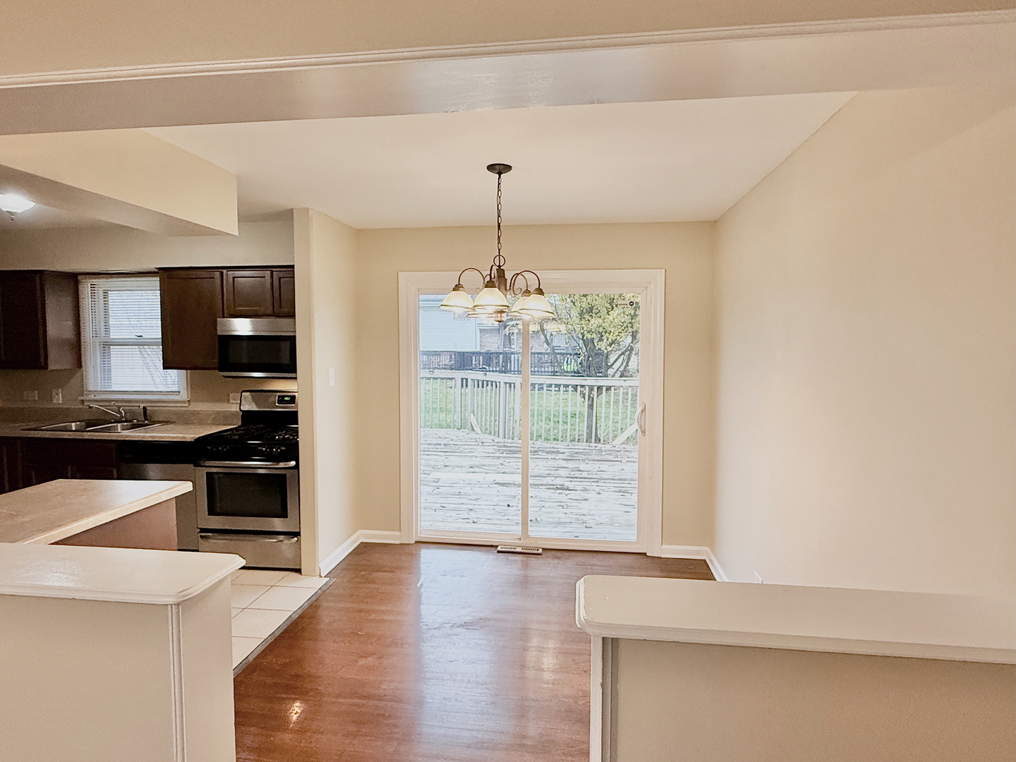 16109 Prairie Avenue Property Photo 5