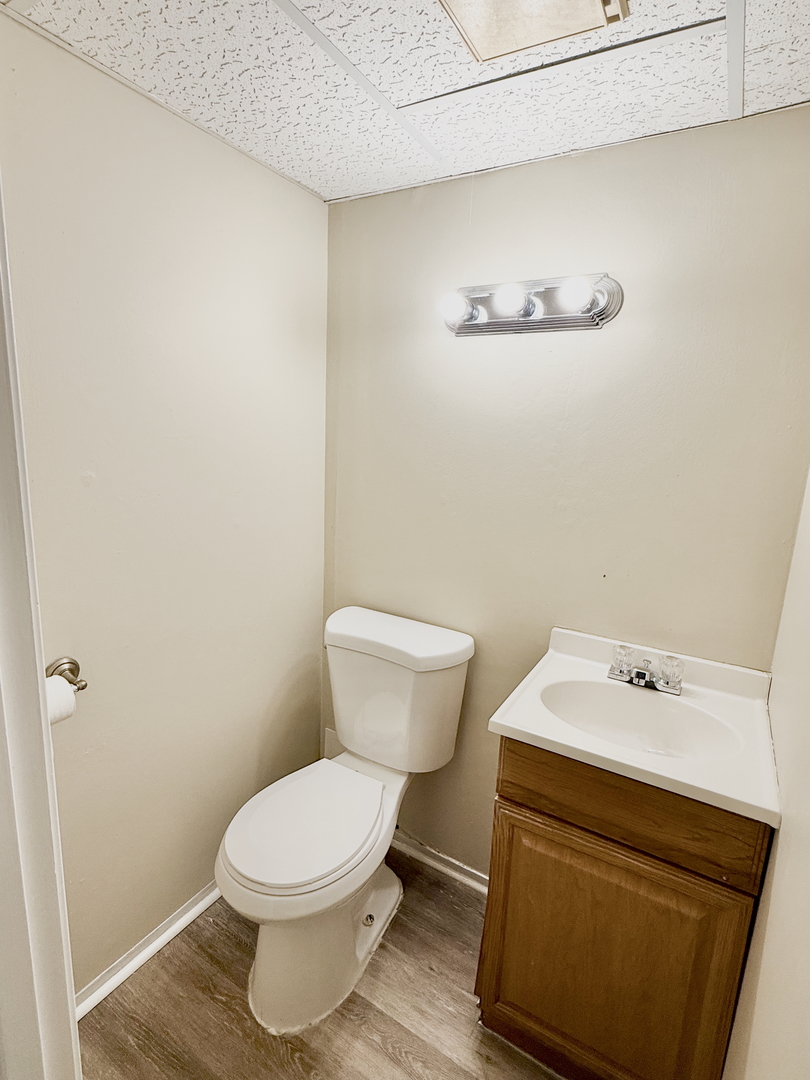 16109 Prairie Avenue Property Photo 11
