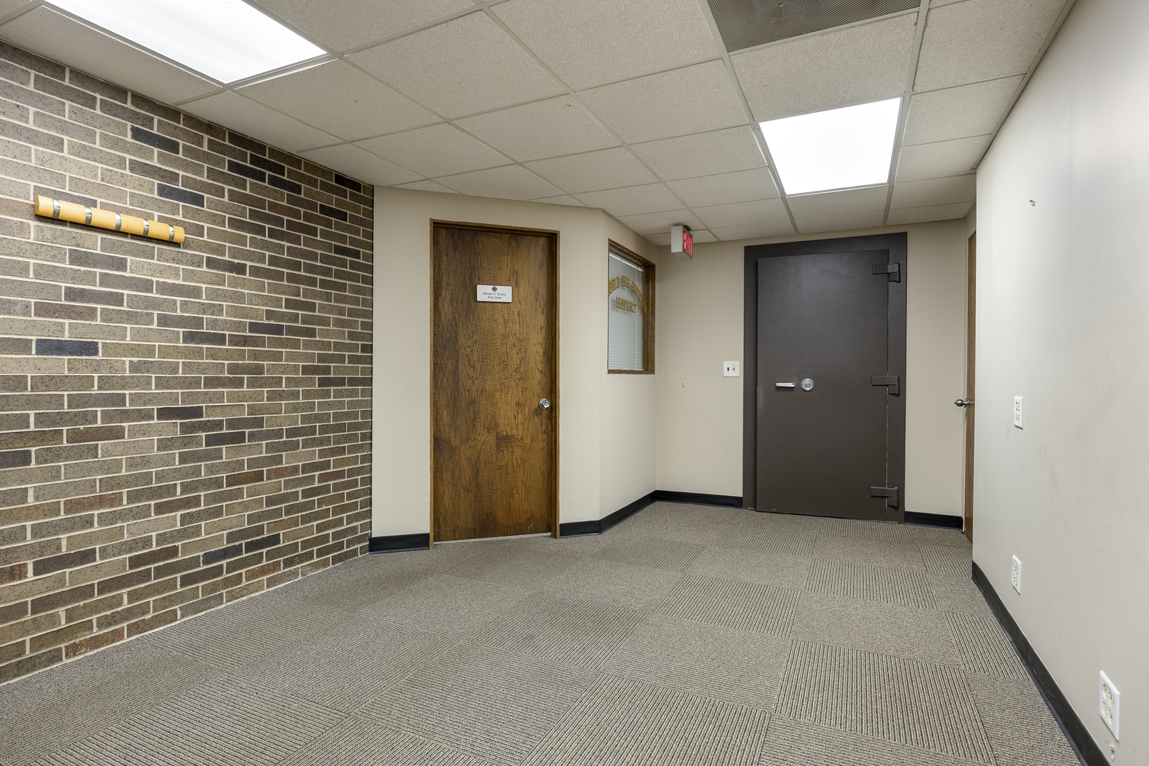 27w530 High Lake Avenue Property Photo 6