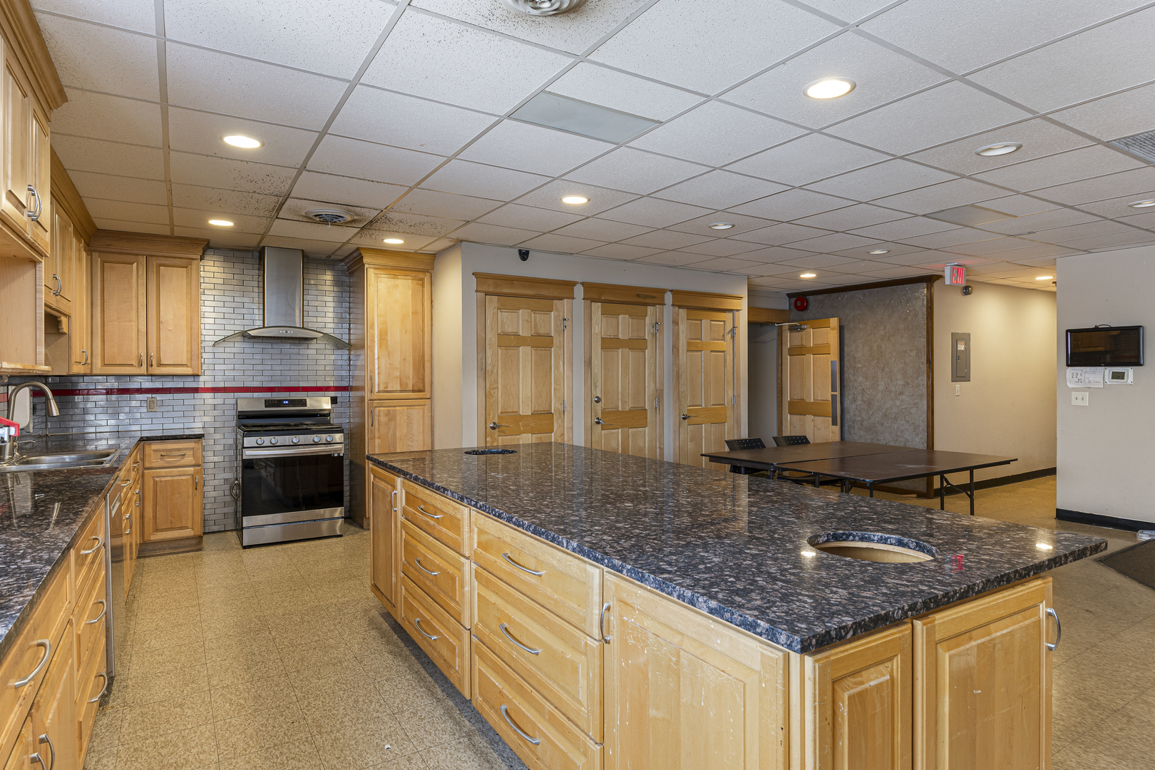 27w530 High Lake Avenue Property Photo 19