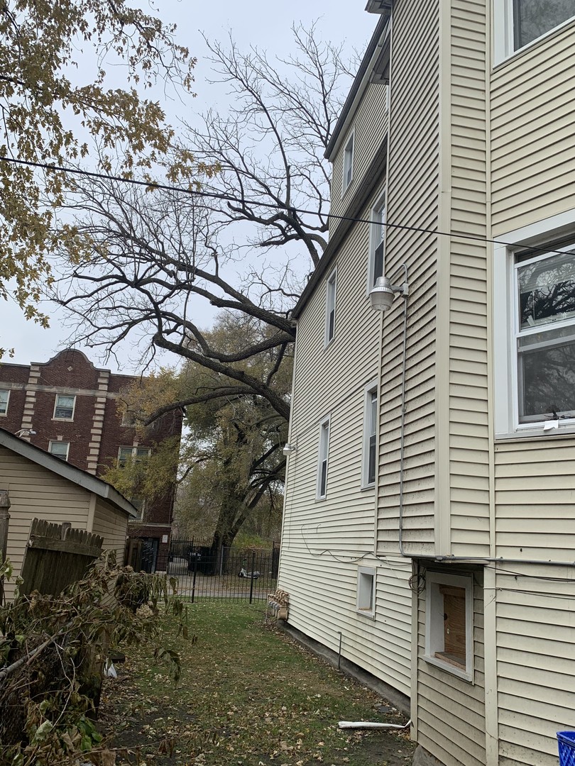 7749 S Muskegon Avenue Property Photo 3