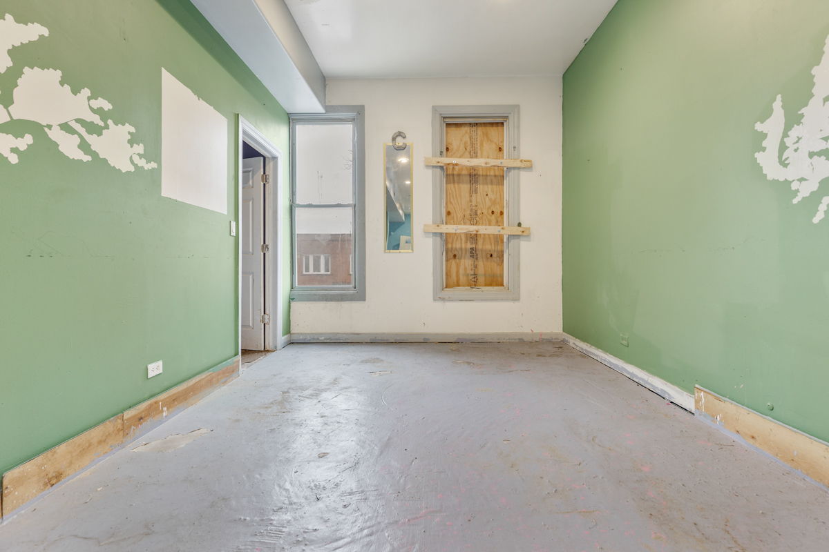 7356 S Champlain Avenue Property Photo 11