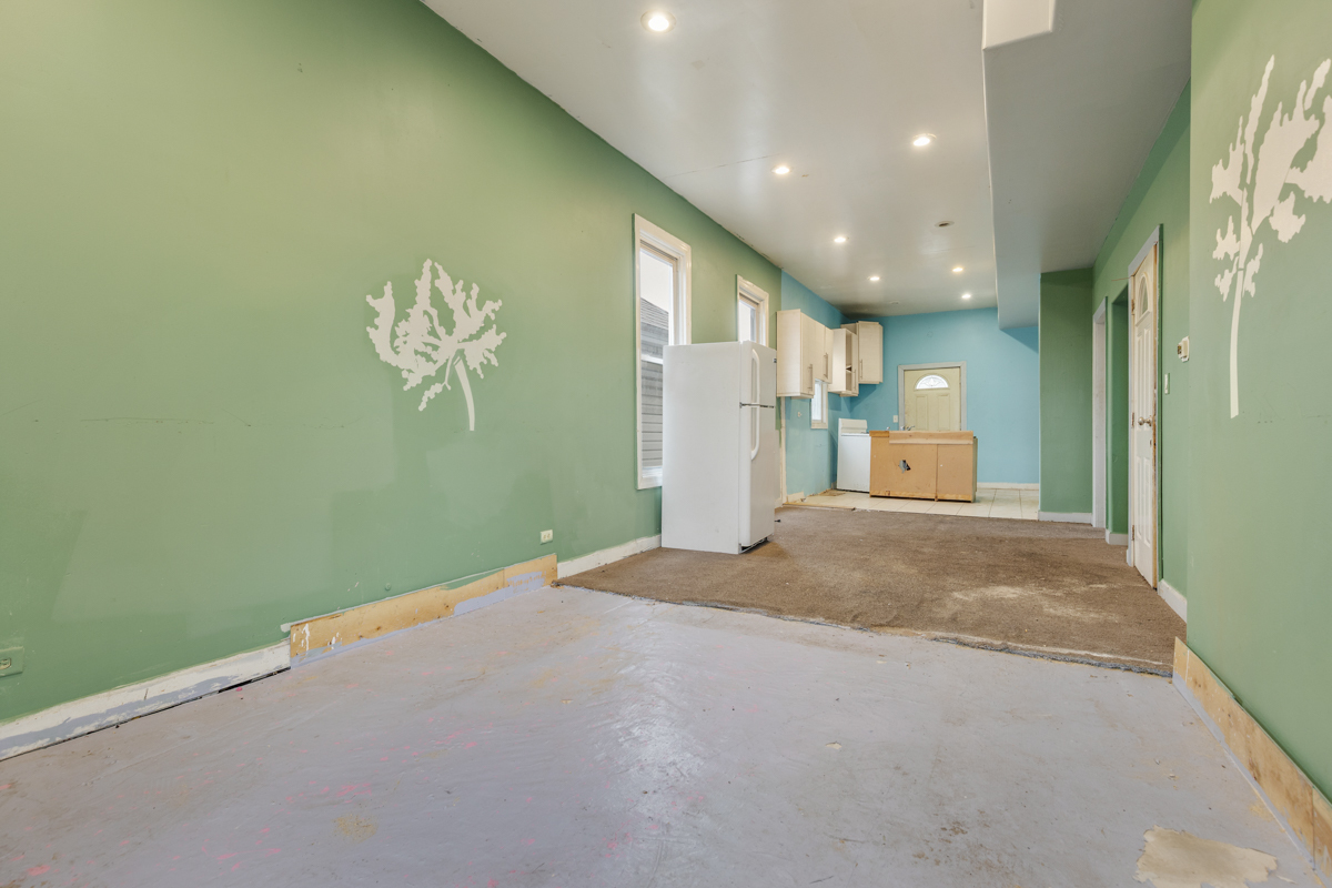 7356 S Champlain Avenue Property Photo 12