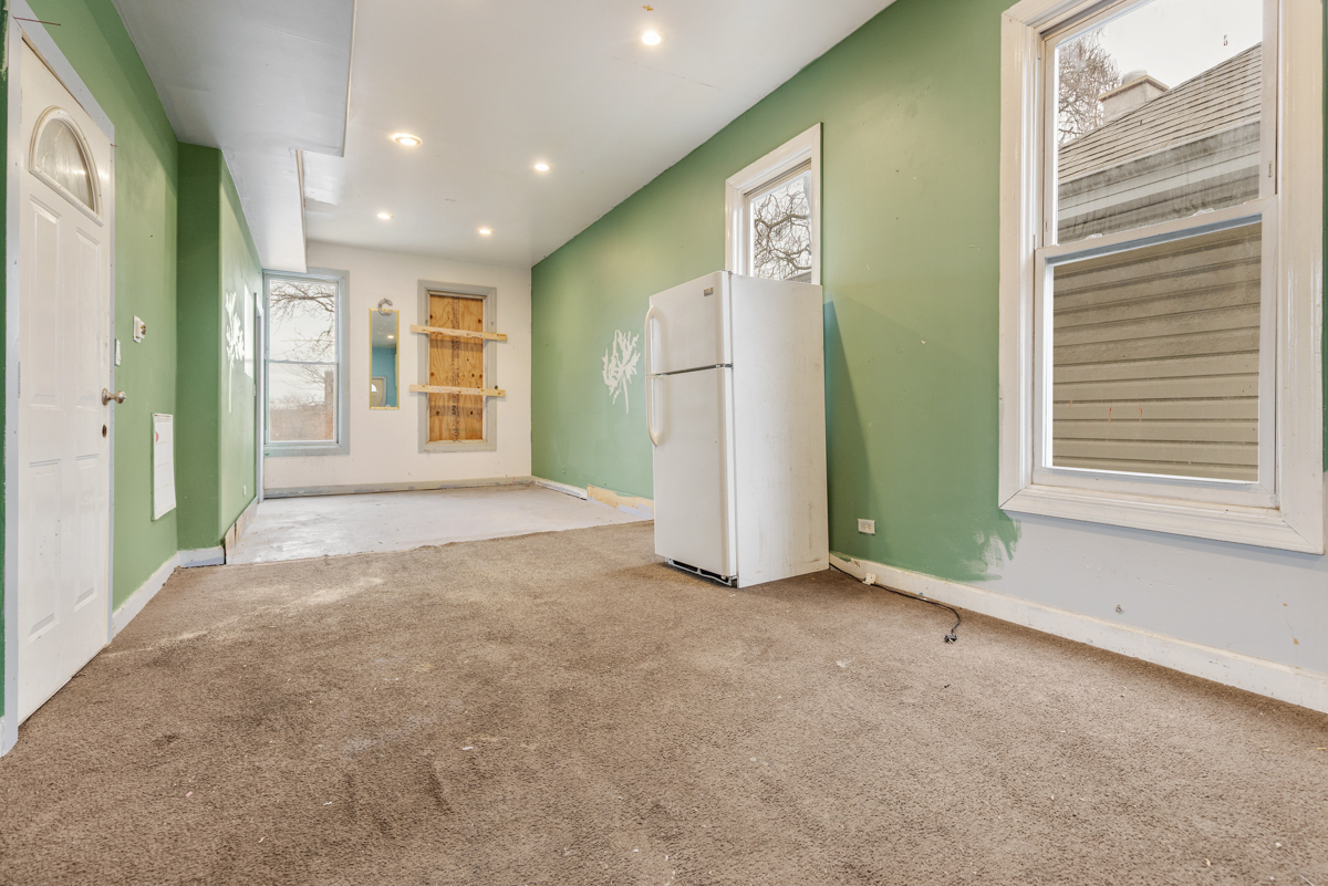 7356 S Champlain Avenue Property Photo 13