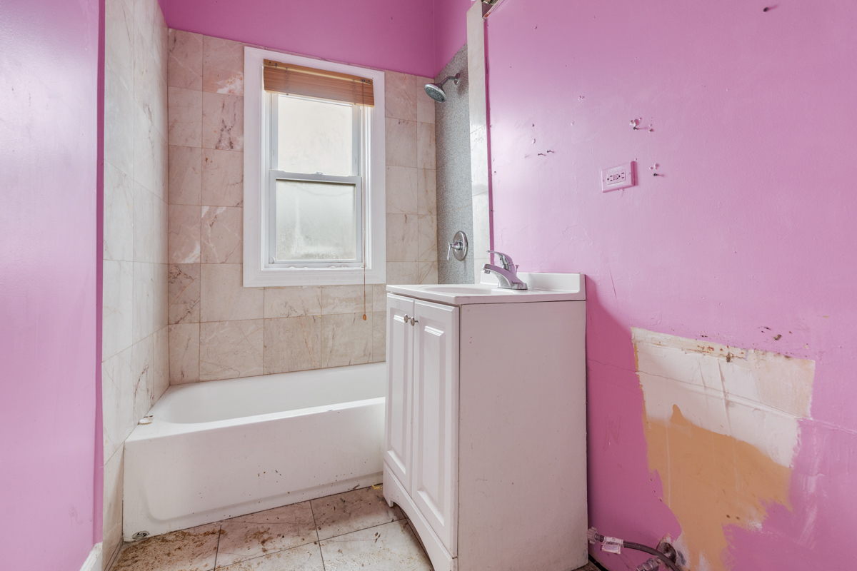 7356 S Champlain Avenue Property Photo 15