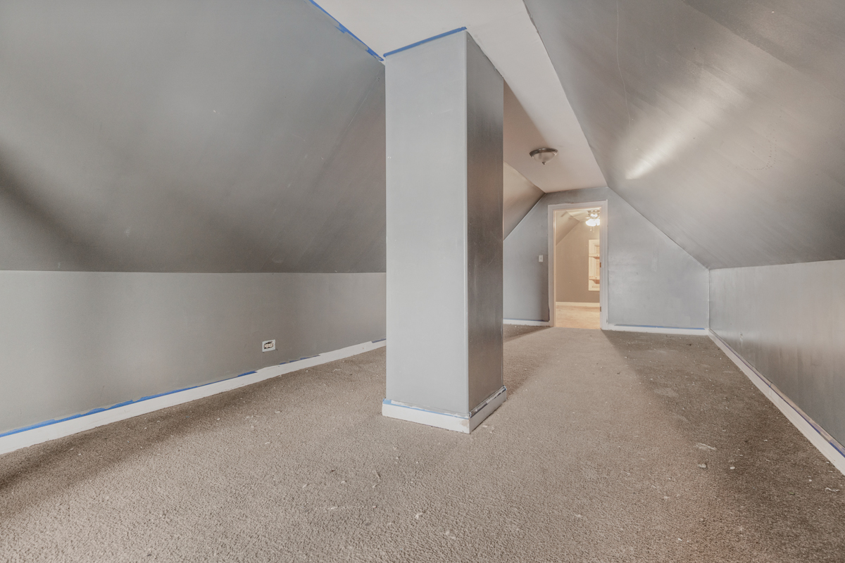 7356 S Champlain Avenue Property Photo 18