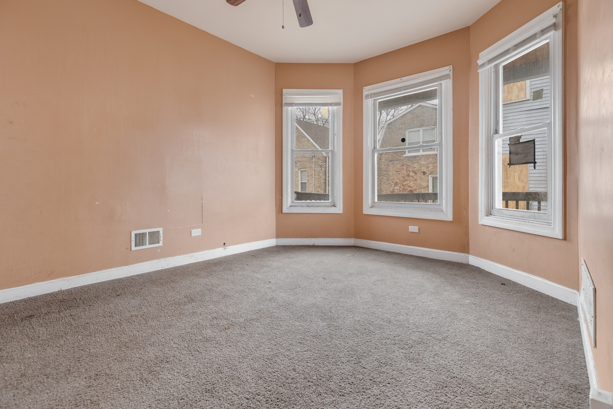 7356 S Champlain Avenue Property Photo 25