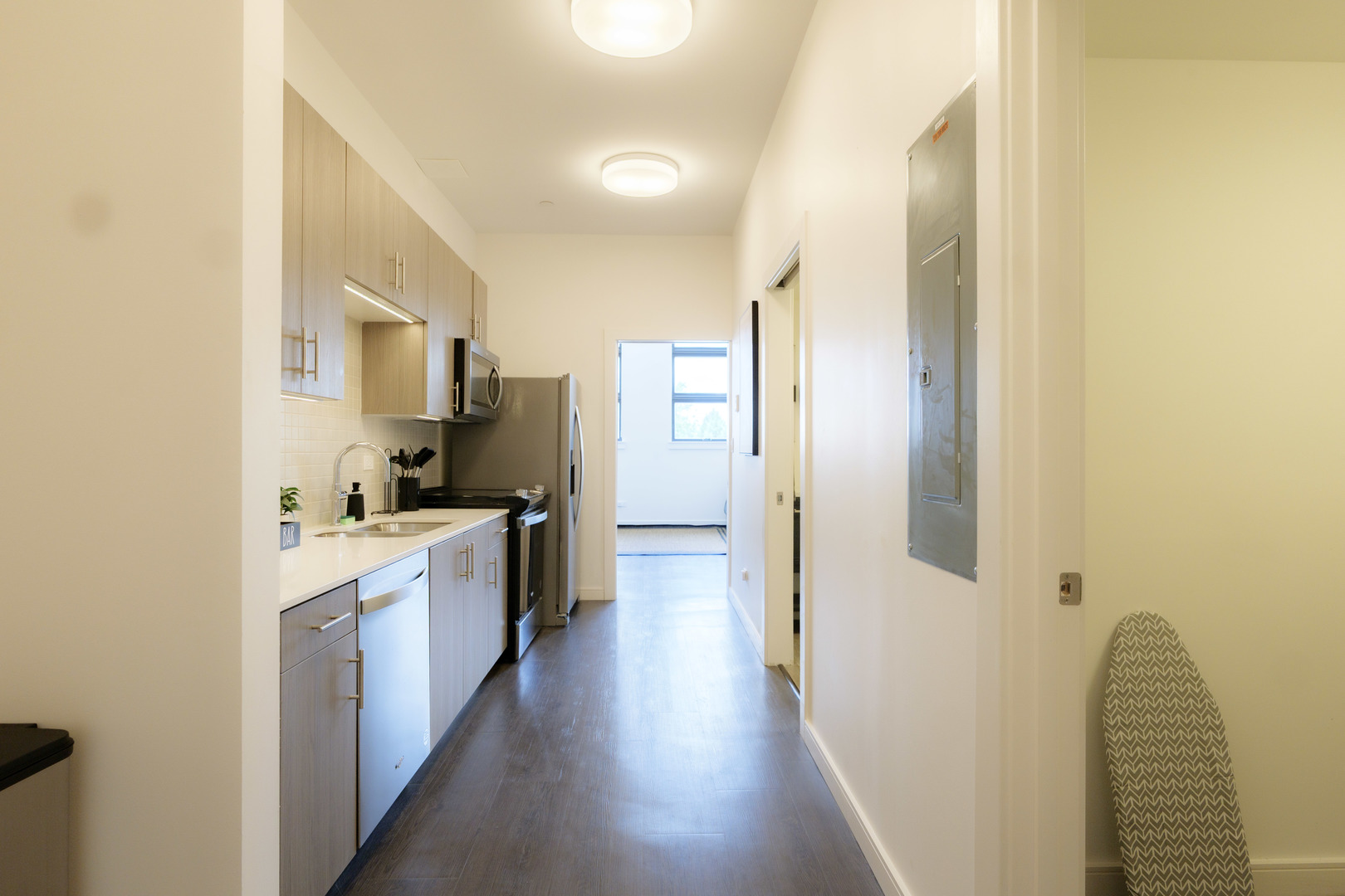 140 Washington Square Property Photo 43