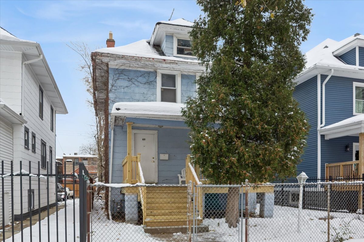 611 N LEAMINGTON Avenue Property Photo 1