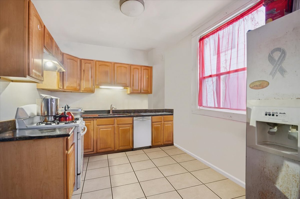 611 N Leamington Avenue Property Photo 6