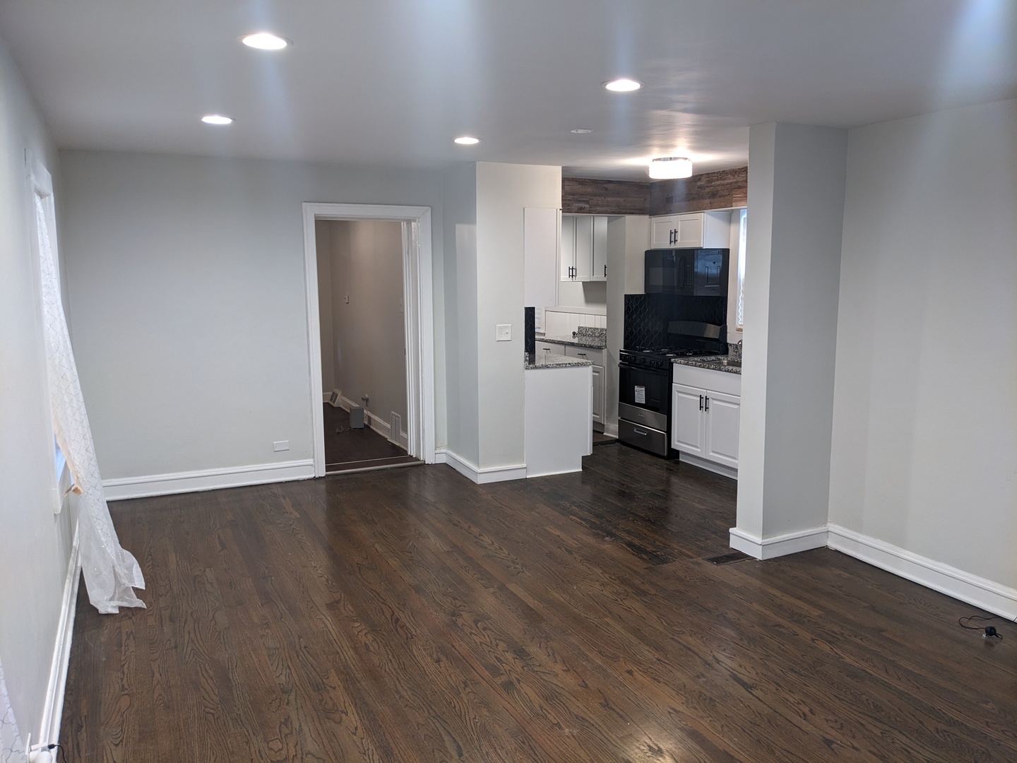 8247 S Wabash Avenue Property Photo 2