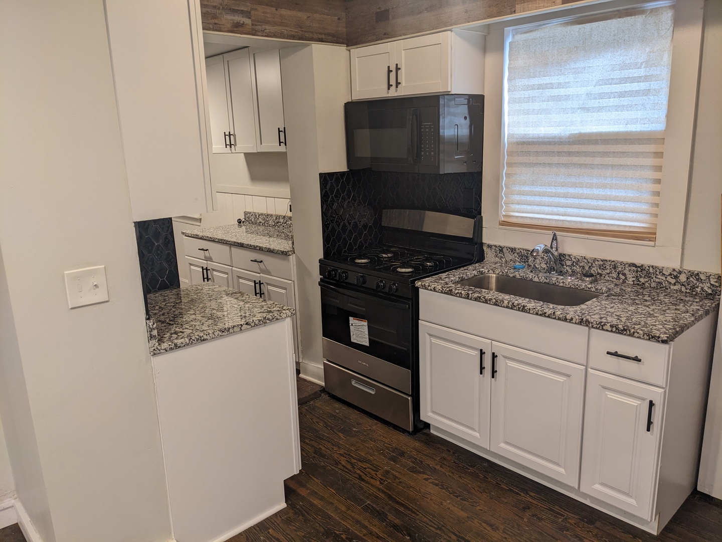 8247 S Wabash Avenue Property Photo 3