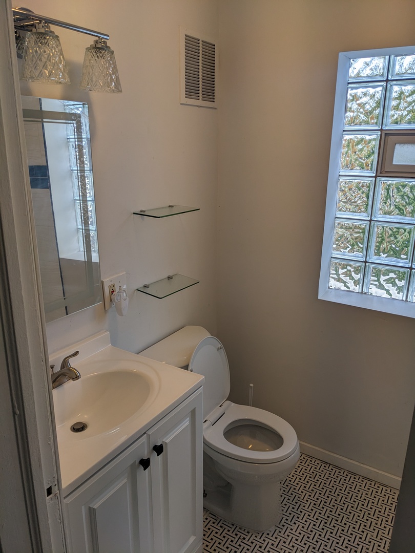 8247 S Wabash Avenue Property Photo 6