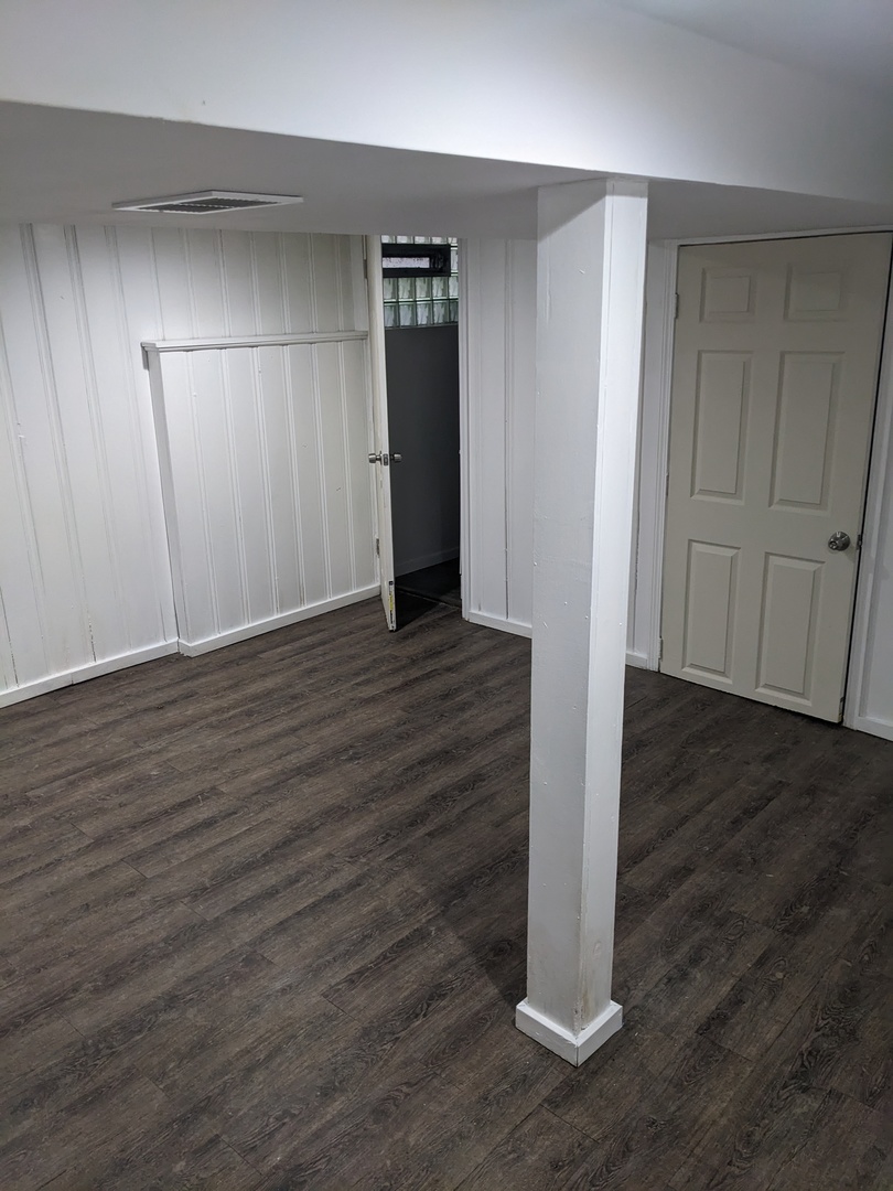 8247 S Wabash Avenue Property Photo 7