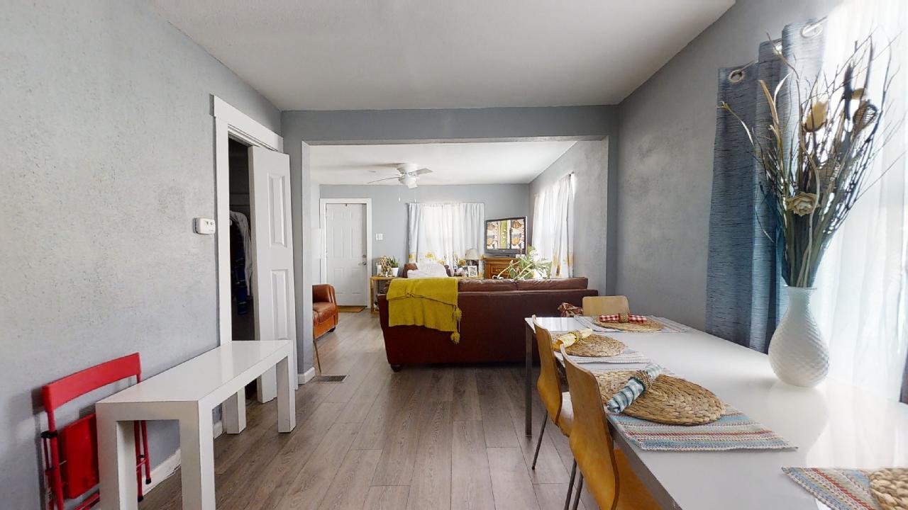 1124 W Cushing Street Property Photo 7