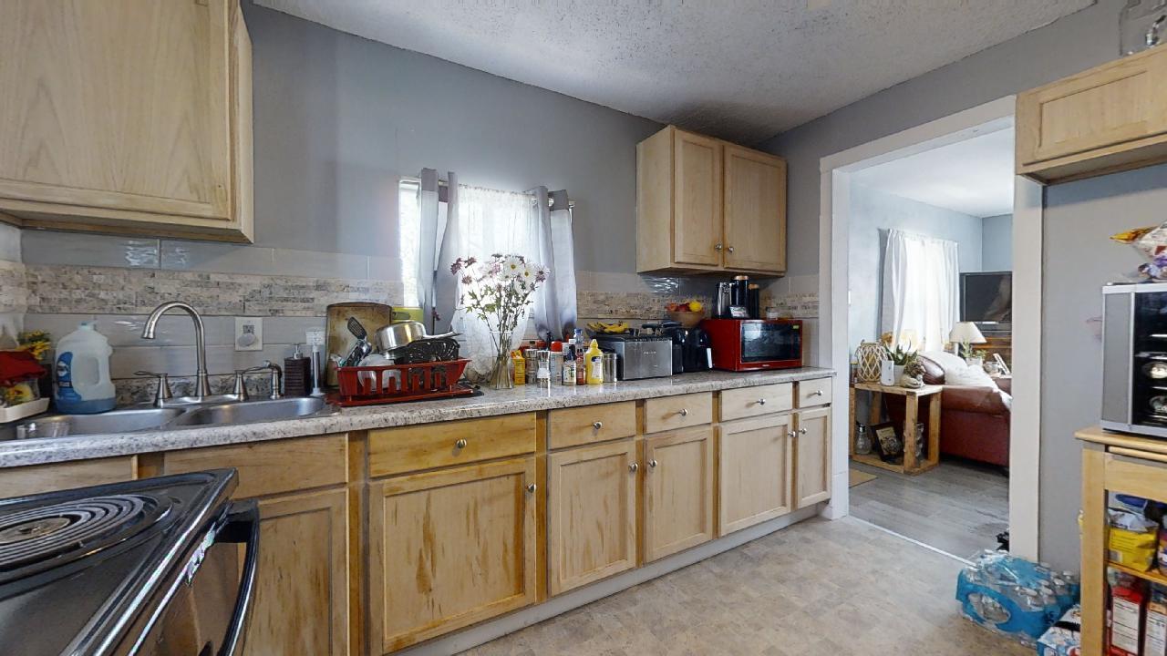1124 W Cushing Street Property Photo 11
