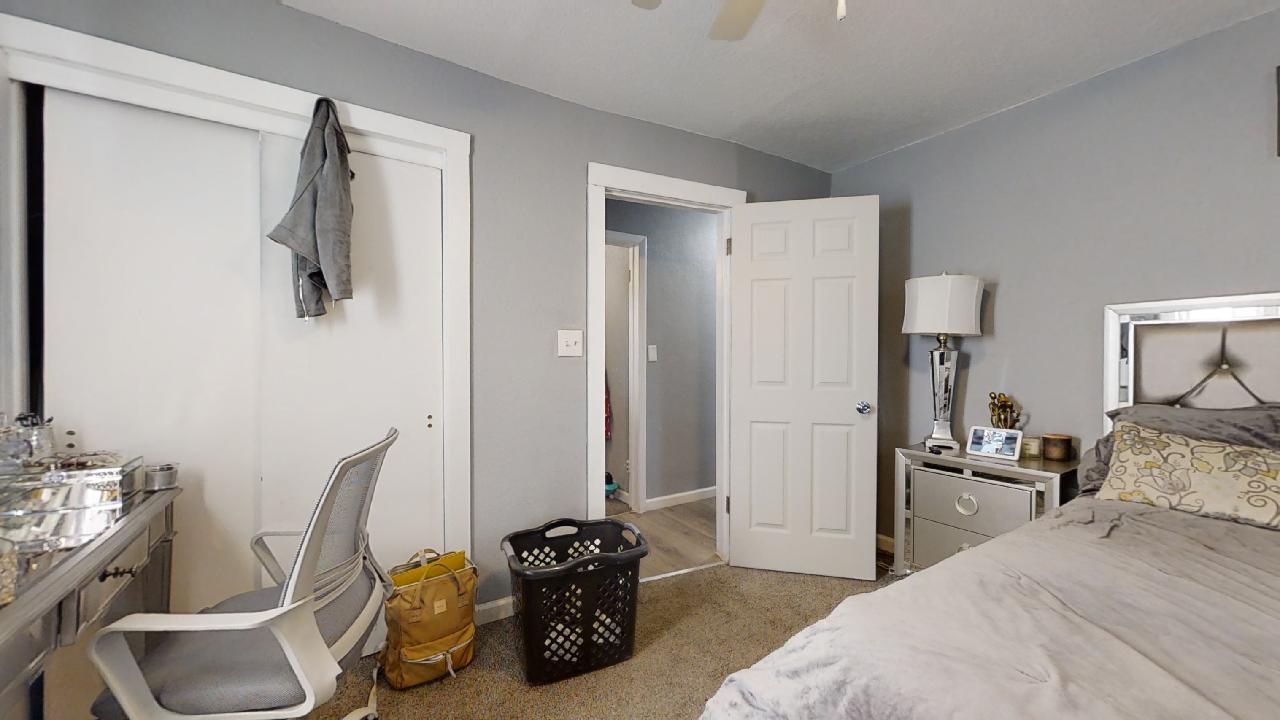 1124 W Cushing Street Property Photo 14