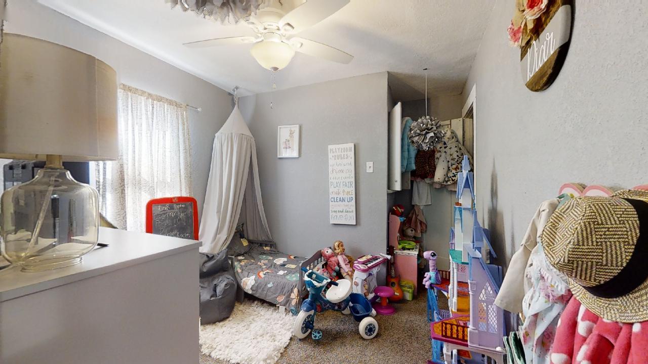 1124 W Cushing Street Property Photo 15