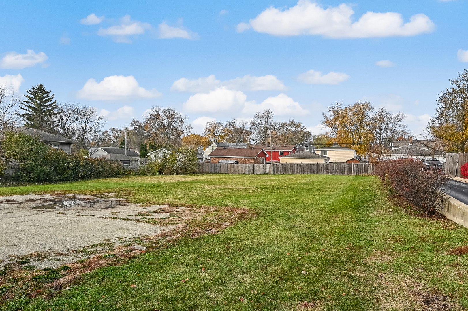 3918 N Cass Avenue Property Photo 2