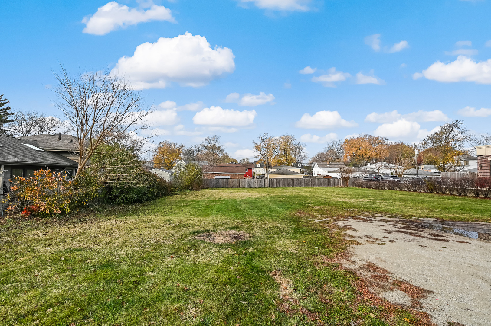 3920 N Cass Avenue Property Photo 2