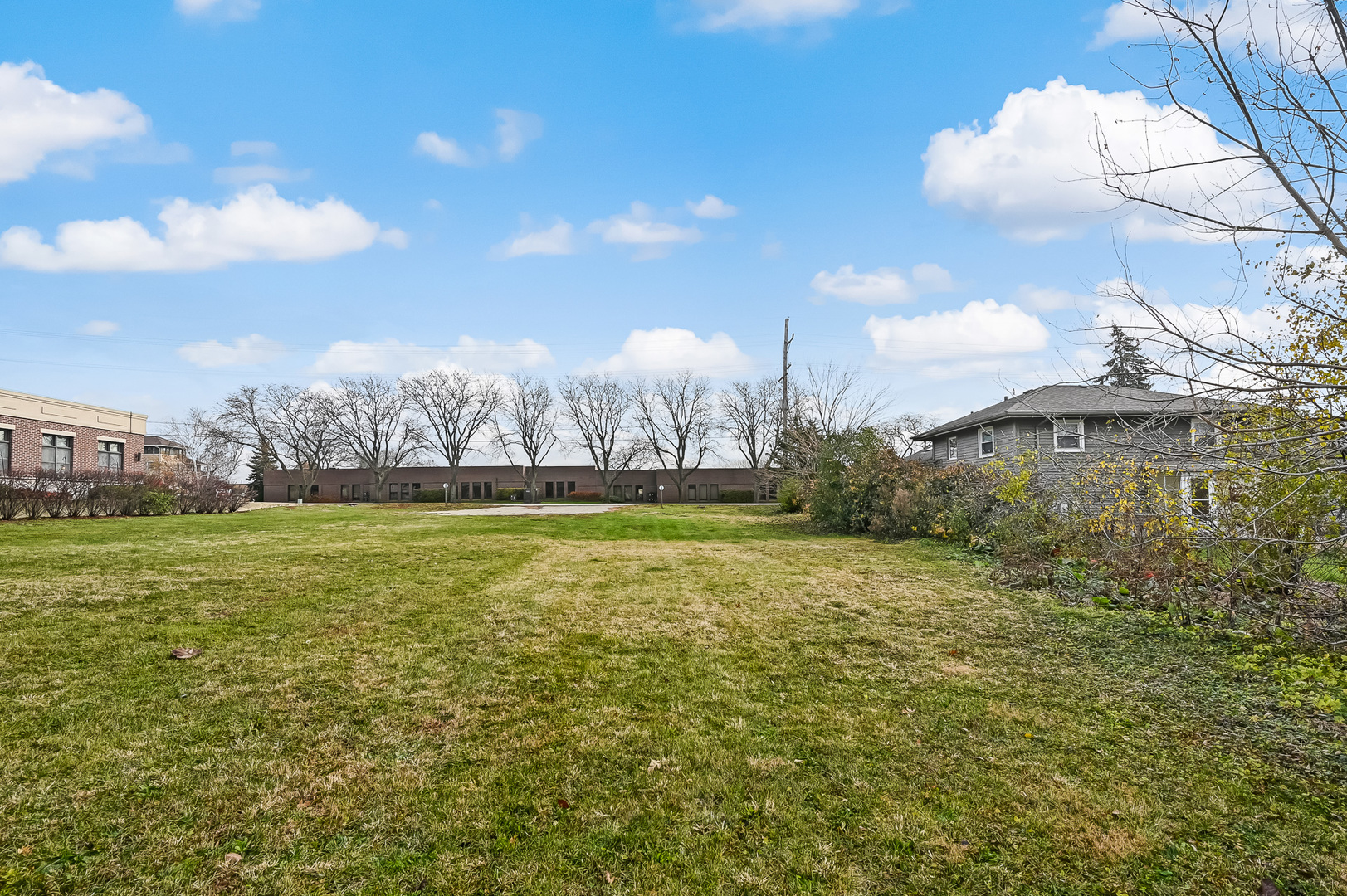 3920 N Cass Avenue Property Photo 4