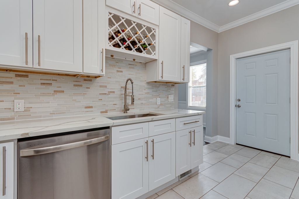 6812 S Green Street Property Photo 10