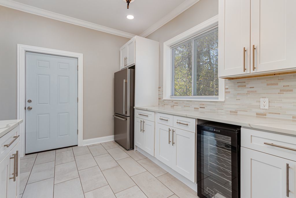 6812 S Green Street Property Photo 11