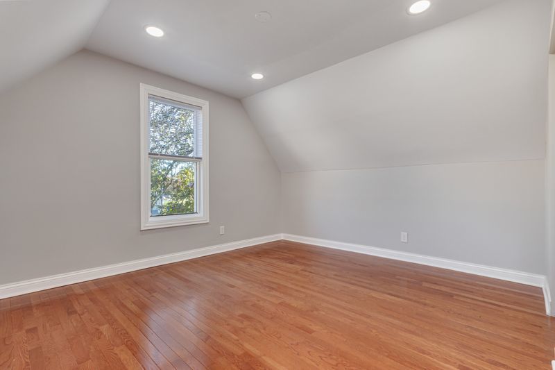 6812 S Green Street Property Photo 15