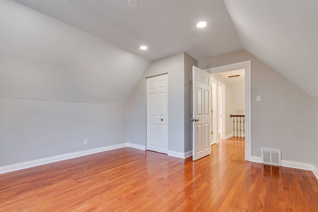 6812 S Green Street Property Photo 16