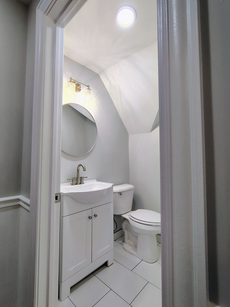 6812 S Green Street Property Photo 19