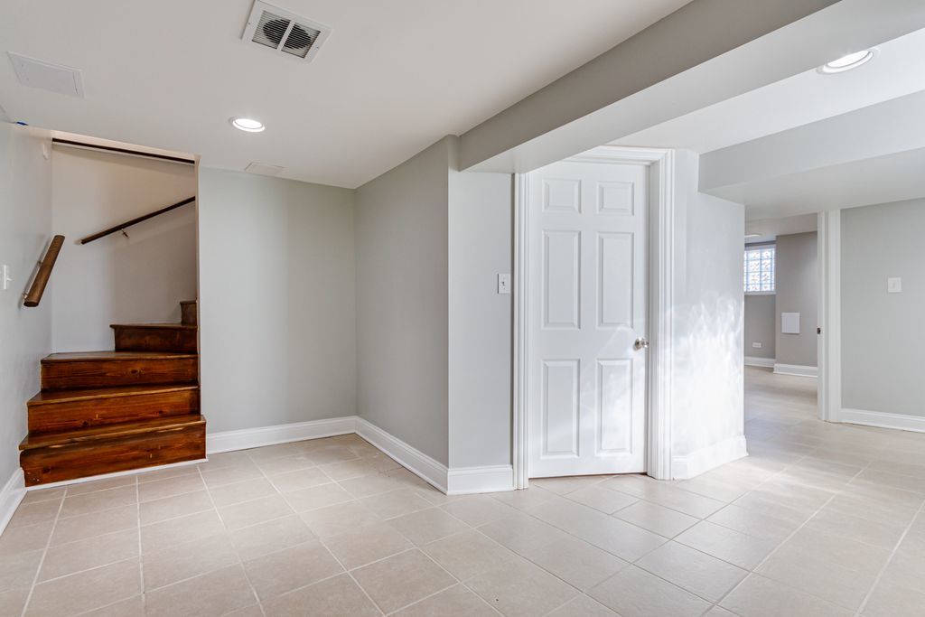 6812 S Green Street Property Photo 27