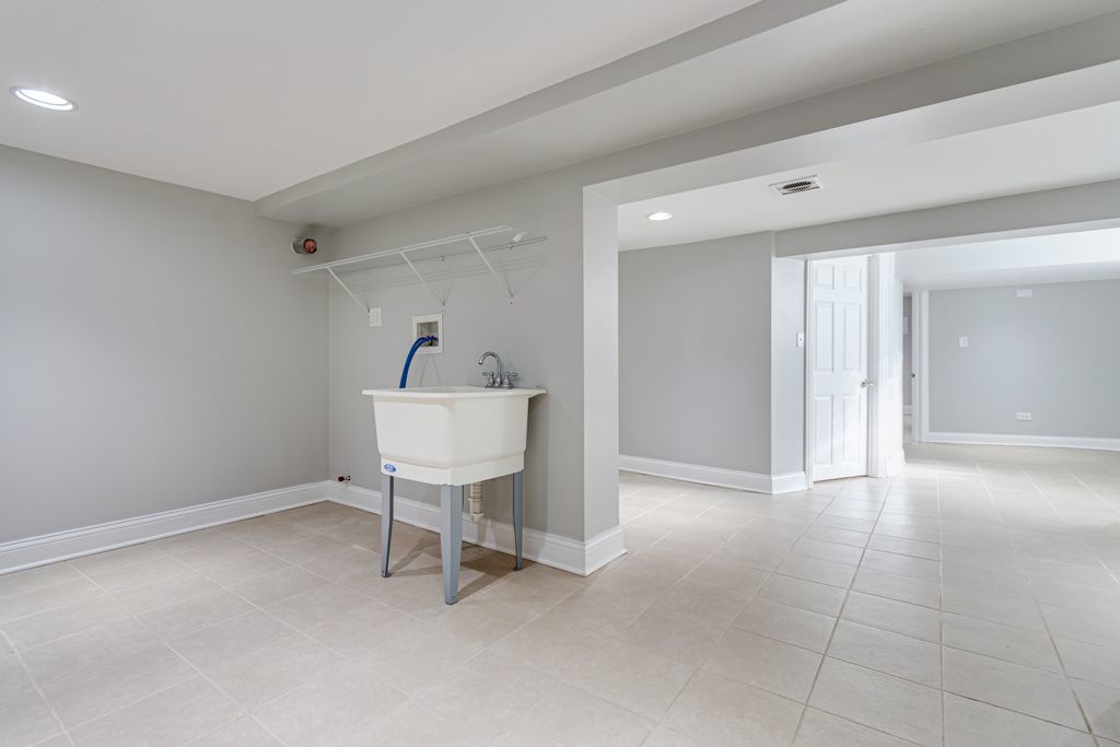 6812 S Green Street Property Photo 28