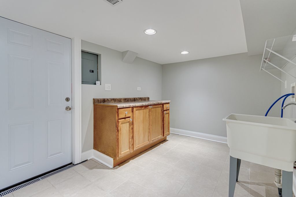 6812 S Green Street Property Photo 29