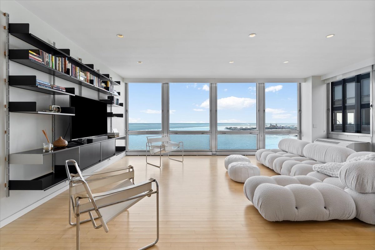 880 N Lake Shore Drive 16dh Property Photo 11