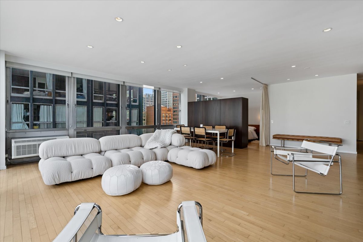880 N Lake Shore Drive 16dh Property Photo 13