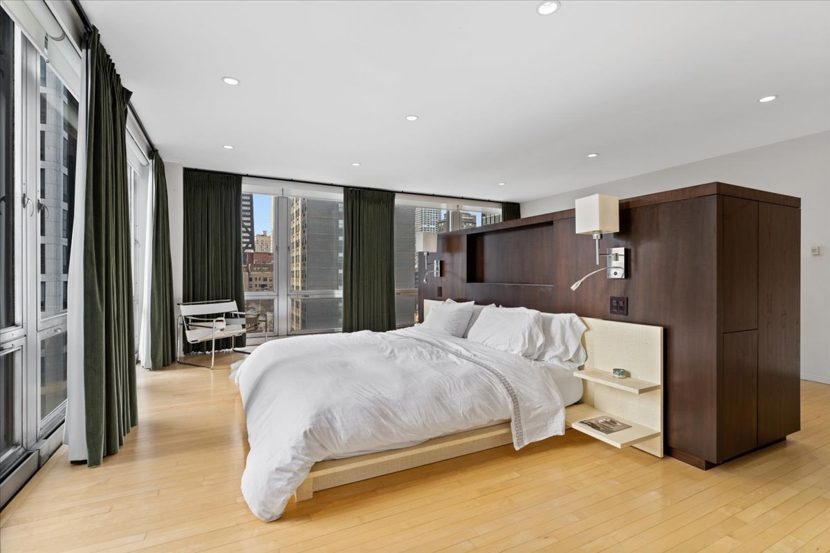 880 N Lake Shore Drive 16dh Property Photo 19