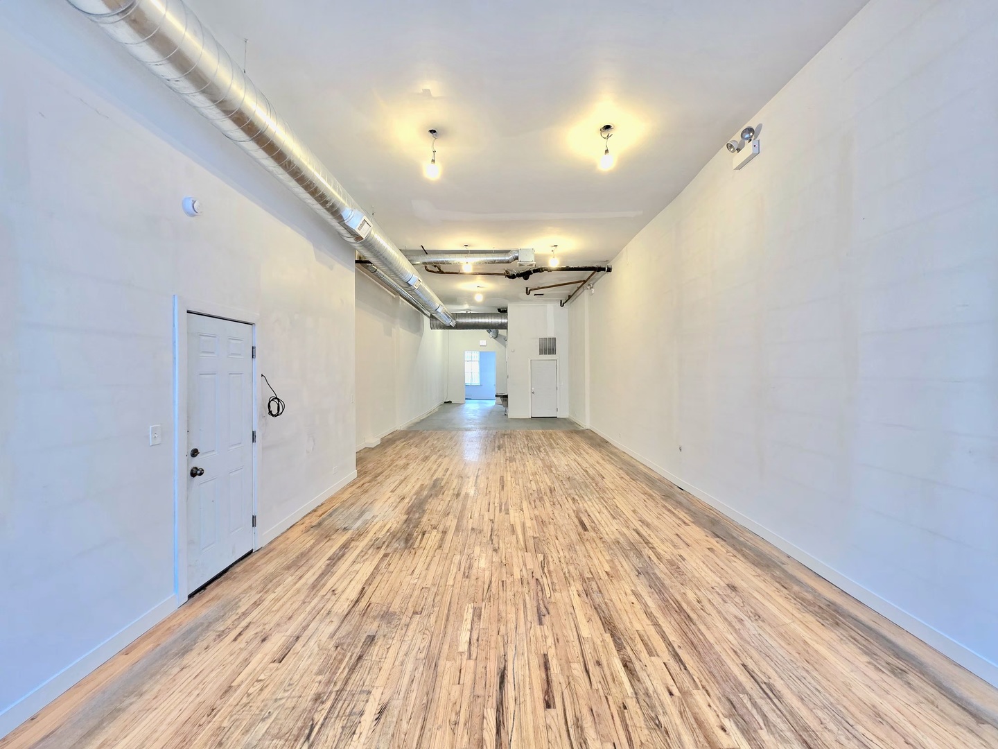 1102 W 18th Street Property Photo 8