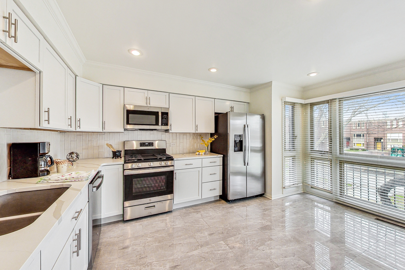 2819 S Michigan Avenue Property Photo 8
