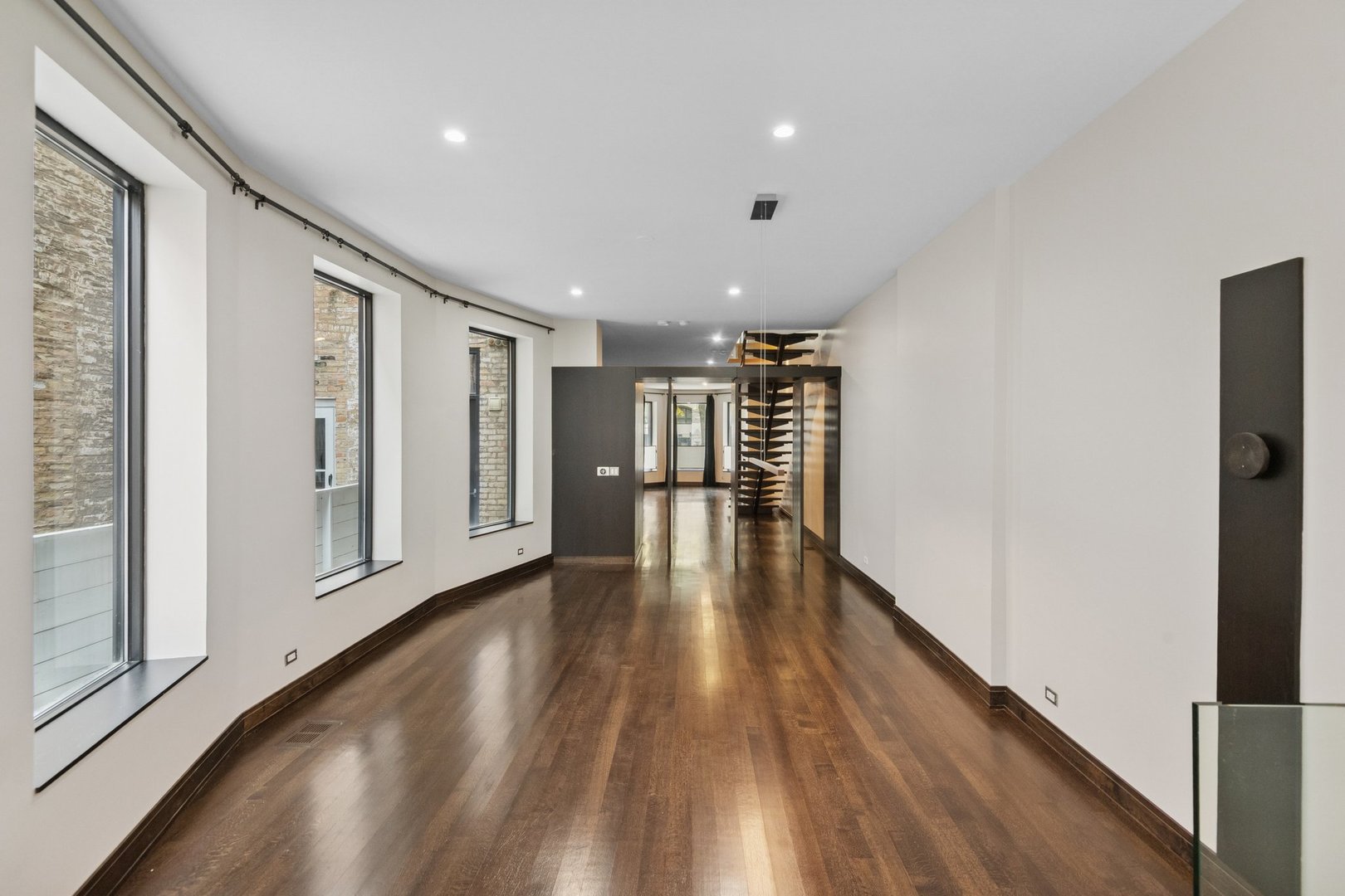 44 E Cedar Street Property Photo 9