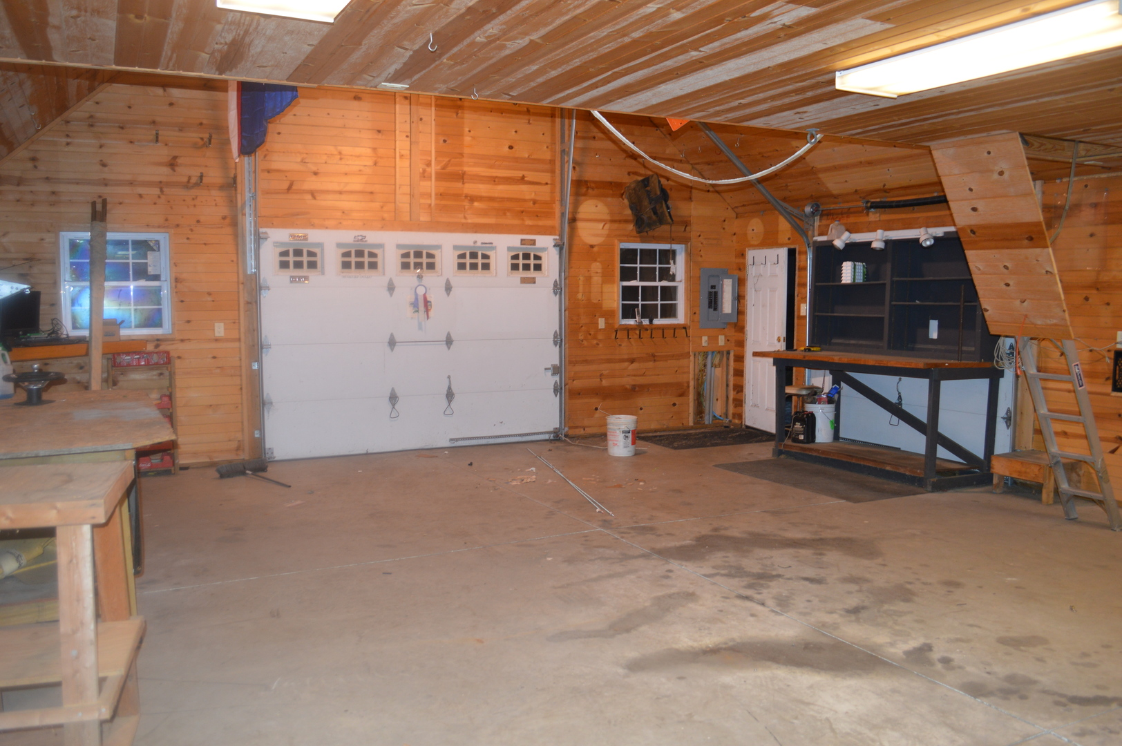 708 E Thompson Street Property Photo 11