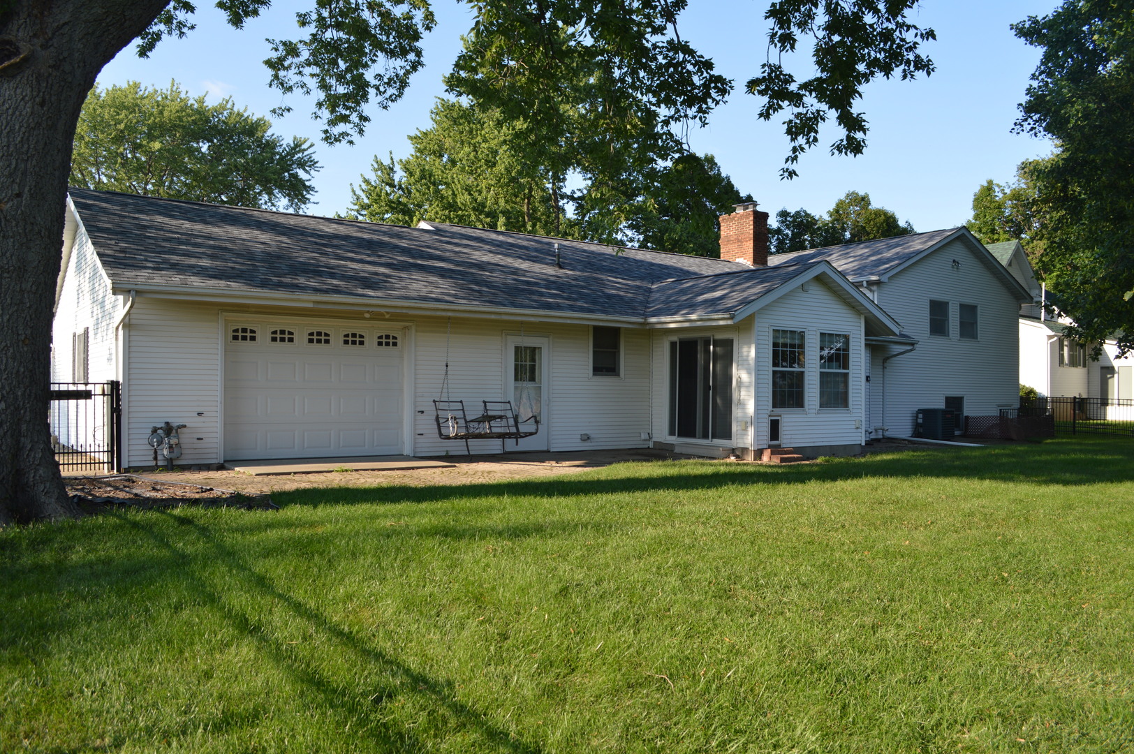 708 E Thompson Street Property Photo 14