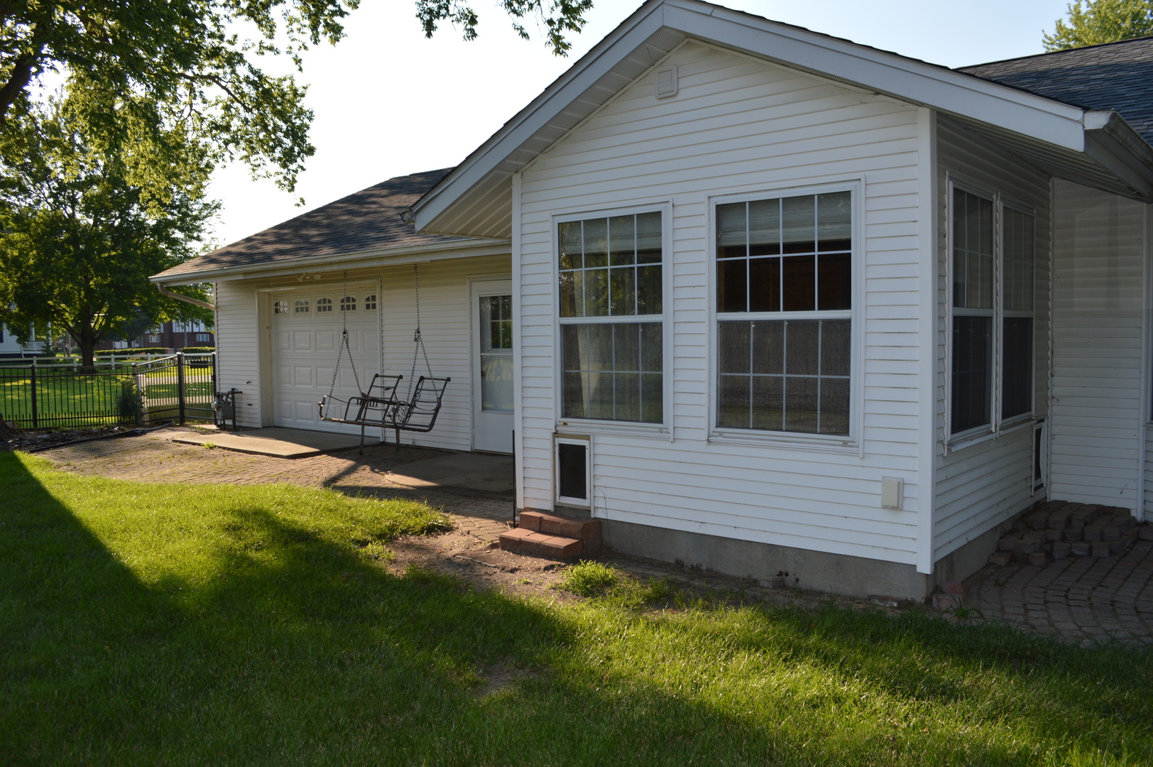 708 E Thompson Street Property Photo 15