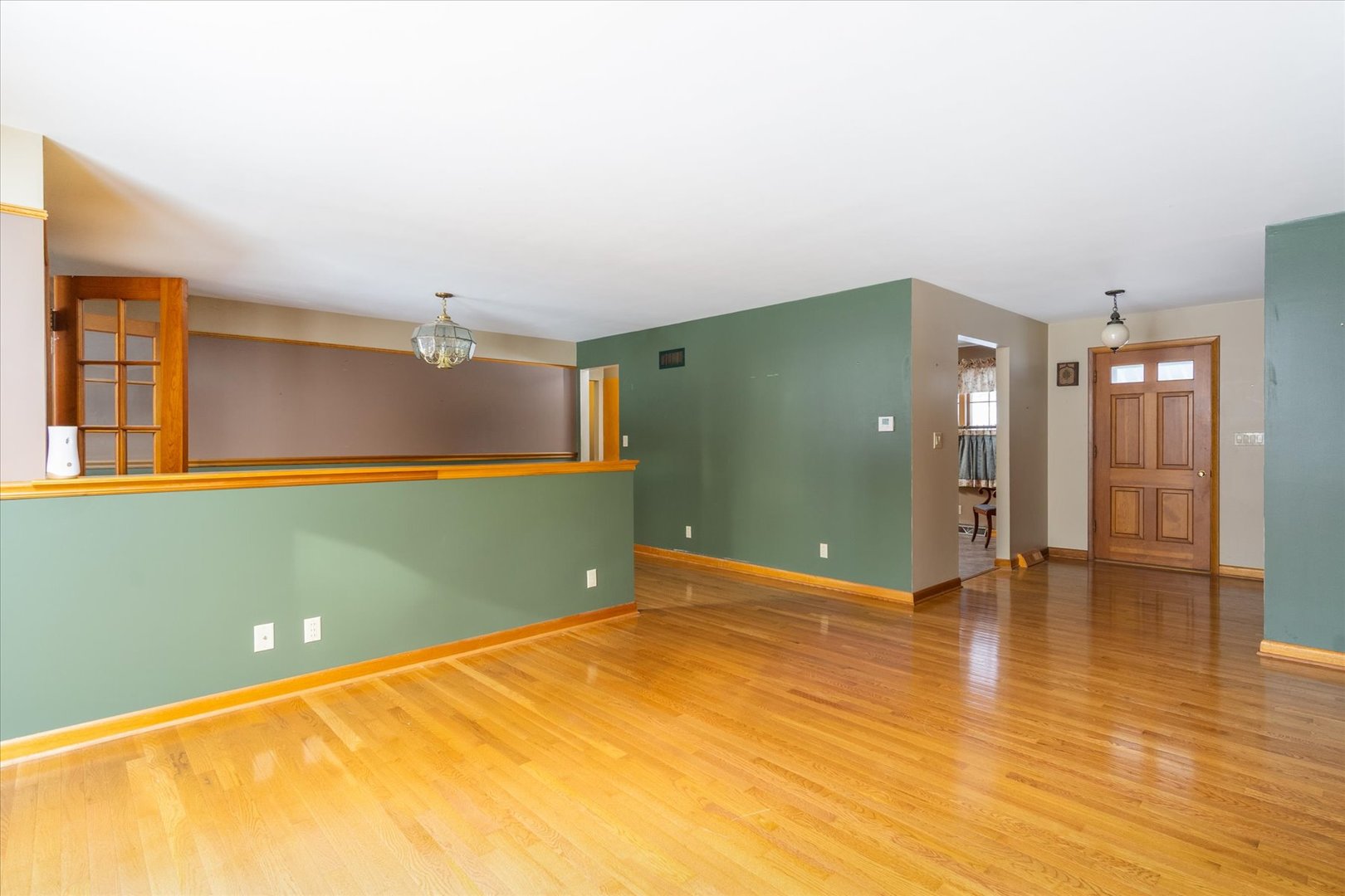 708 E Thompson Street Property Photo 18