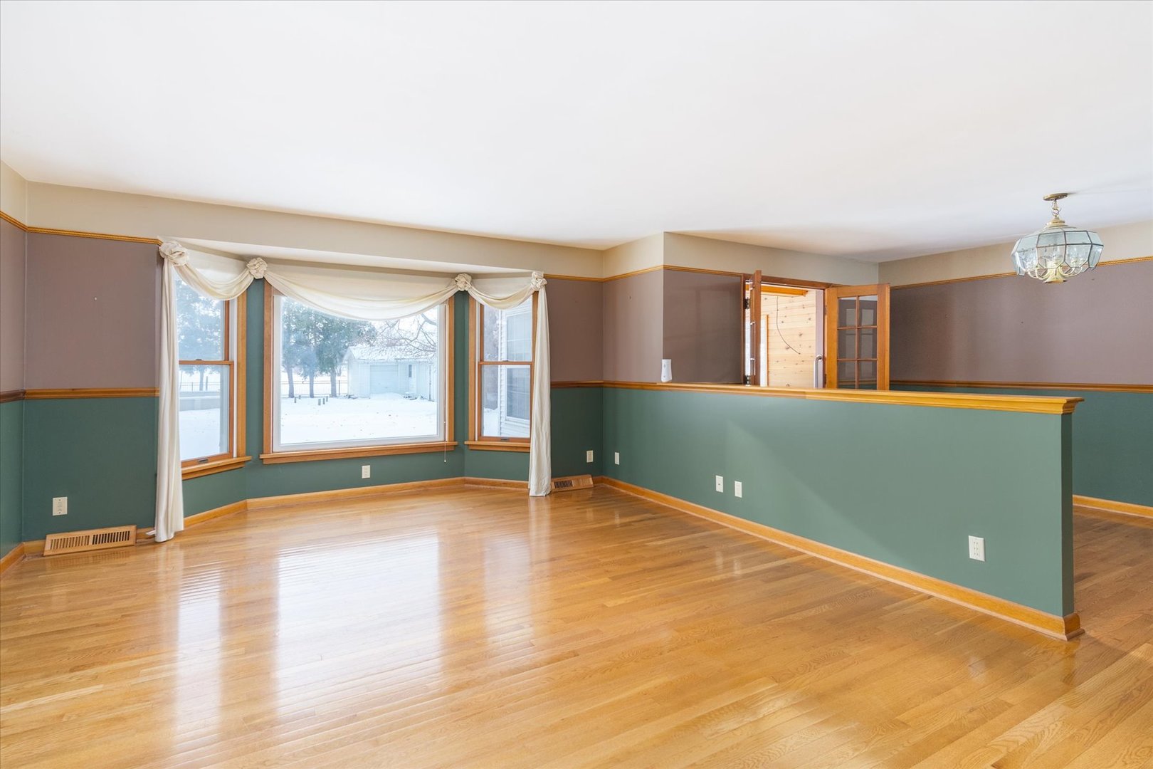 708 E Thompson Street Property Photo 19