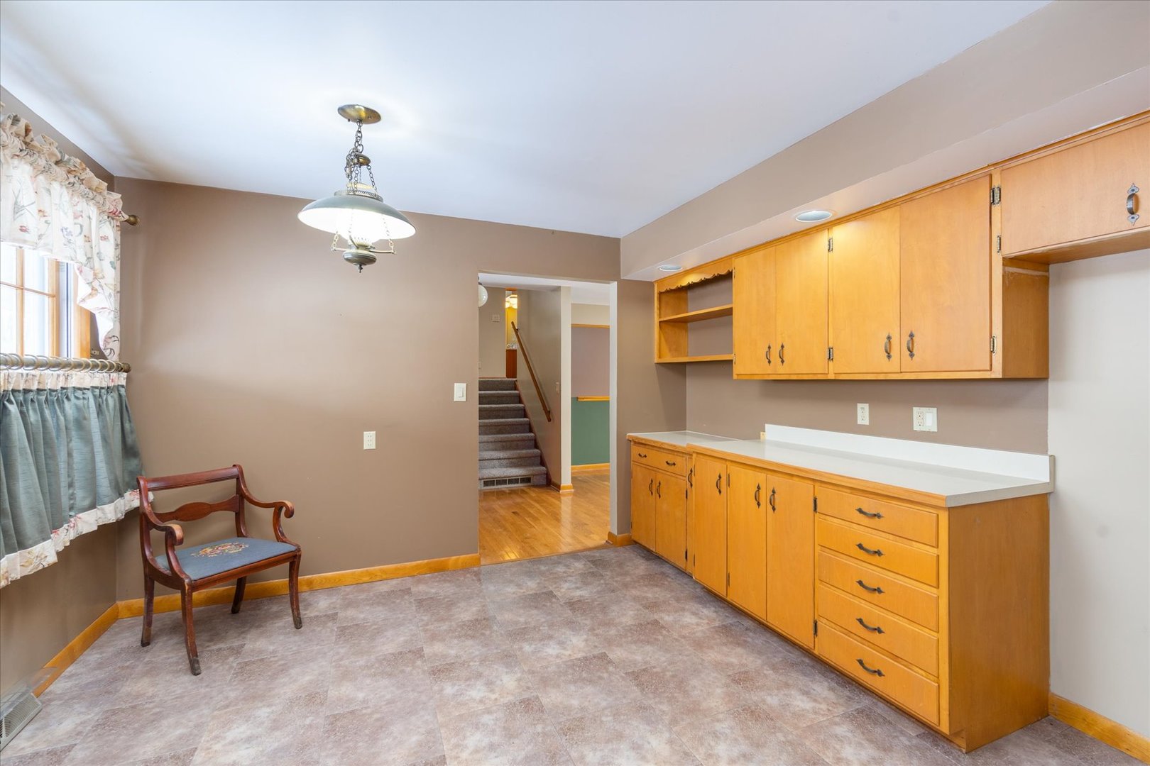 708 E Thompson Street Property Photo 22