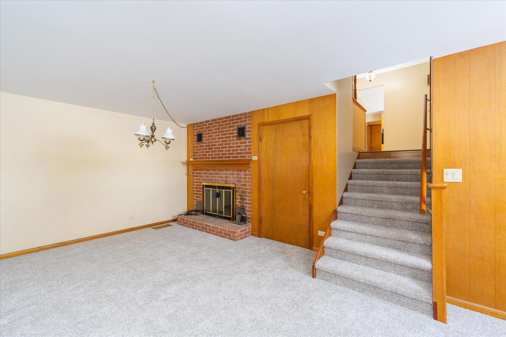 708 E Thompson Street Property Photo 27