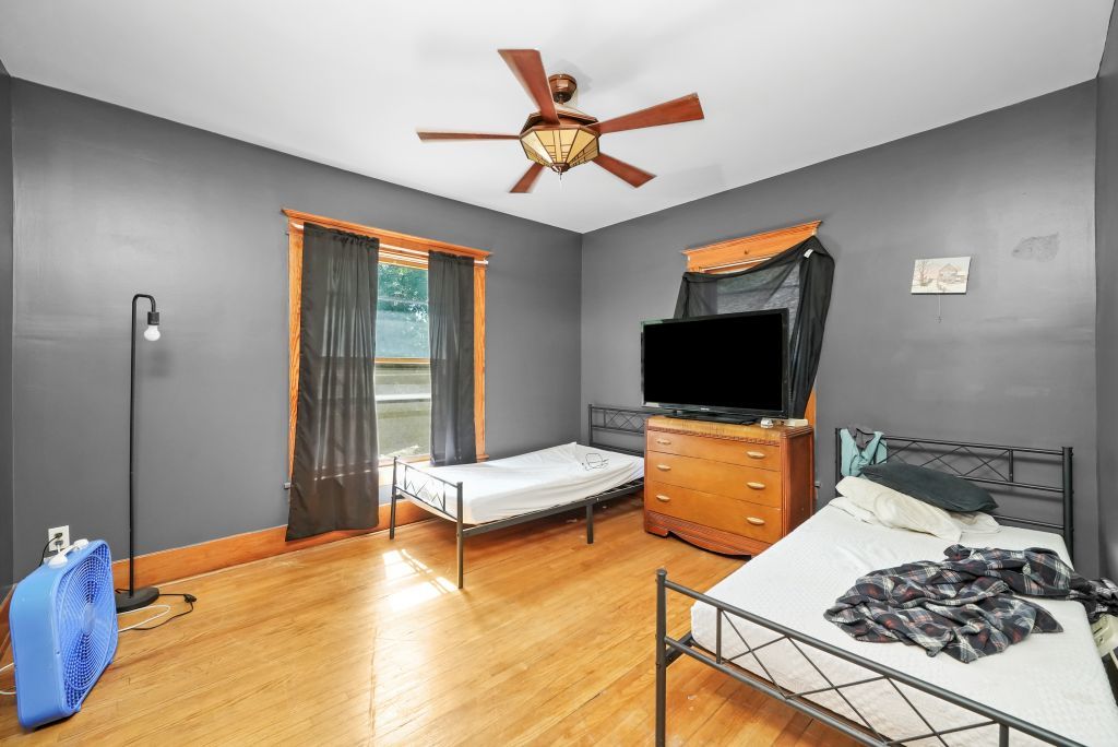 711 Campbell Street Property Photo 11