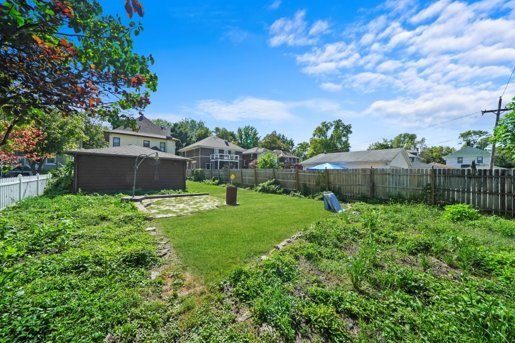 711 Campbell Street Property Photo 15