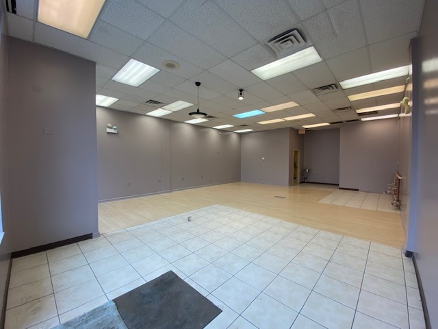 1675 N Milwaukee Avenue Property Photo 5
